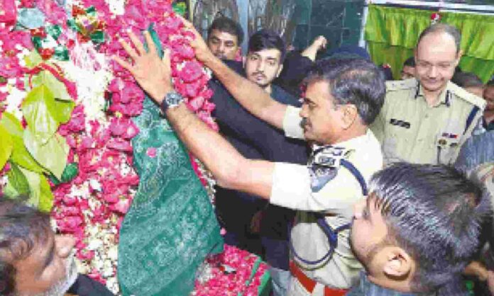 C.V. Anand's Visiting Bibi Ka Alawa